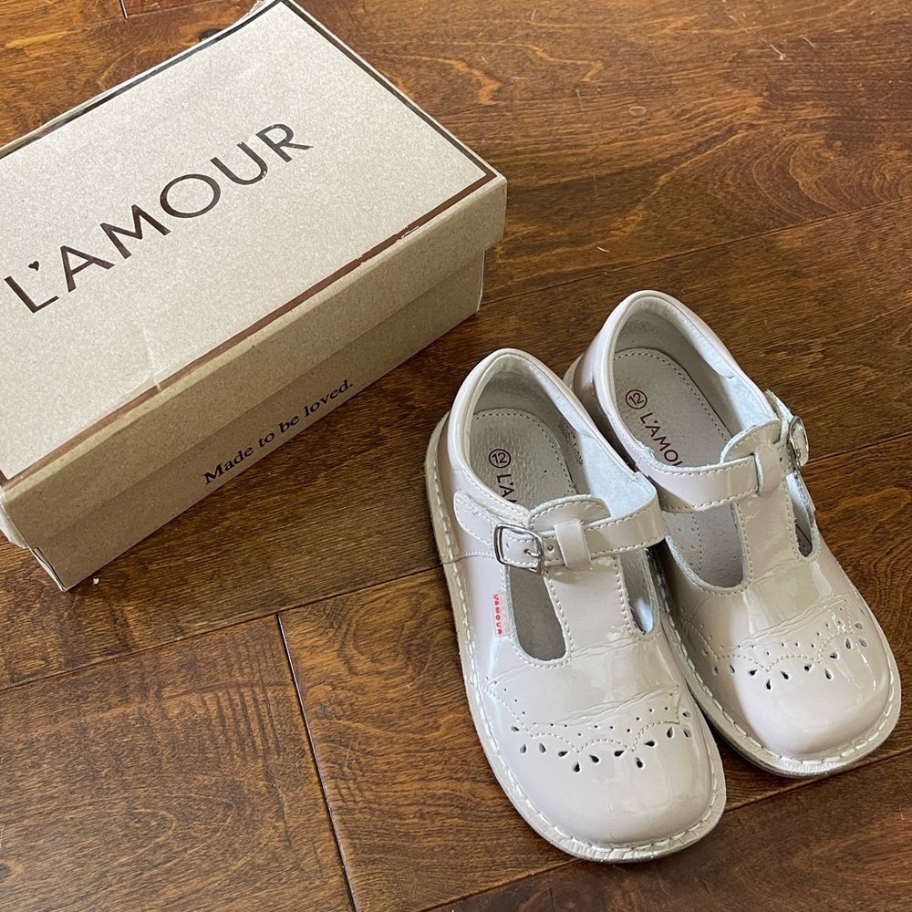 L’Amour Ruthie T-strap Mary Jane patent almond shoes- sz 12